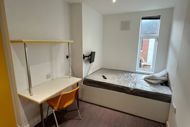 5 bed house, Beresford Street, Shelton, Stoke, ST42EX - Image 4