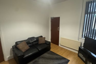 4 bed house, Vinebank Street, Penkhull, Stoke, ST45AD - Image 3