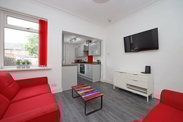 4 bed house, Boughey Road, Shelton, Stoke, ST42BN - Image 1