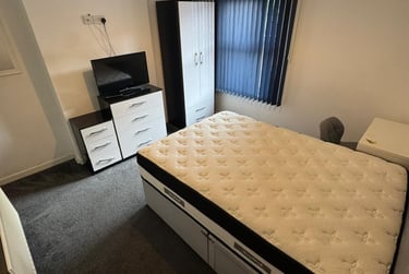 3 bed house, Thornton Road, Shelton, Stoke, ST42BD - Image 4