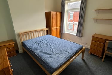 2 bed house, Thornton Road, Shelton, Stoke, ST42BD - Image 9