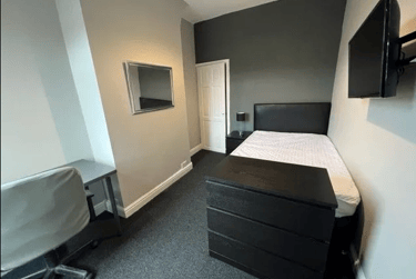 4 bed house, Guildford Street, Shelton, Stoke, ST42EP - Image 4