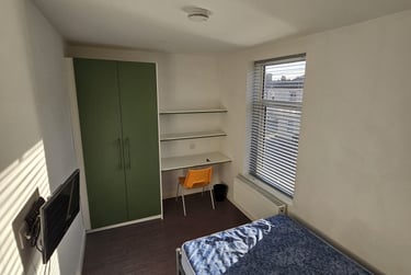 5 bed house, Boughey Road, Shelton, Stoke, ST42BN - Image 4