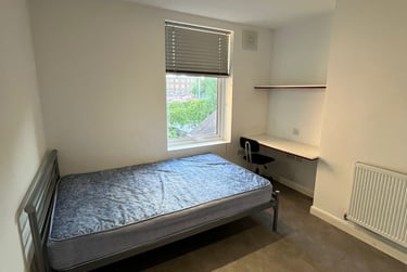 5 bed house, Thornton Road, Shelton, Stoke, ST42BD - Image 4