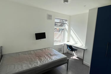 4 bed house, Watford Street, Shelton, Stoke, ST42EW - Image 1