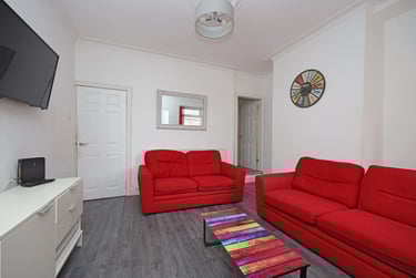 4 bed house, Boughey Road, Shelton, Stoke, ST42BN - Image 4