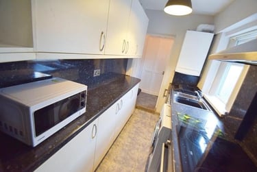 3 bed house, Thornton Road, Shelton, Stoke, ST42BD - Image 7