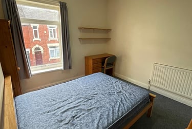 2 bed house, Thornton Road, Shelton, Stoke, ST42BD - Image 10