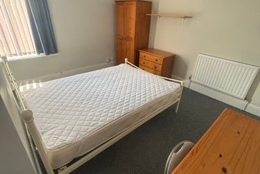 3 bed house, Crowther Street, Shelton, Stoke, ST42ER - Image 3