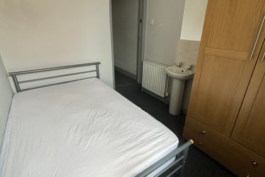 4 bed house, Boughey Road, Shelton, Stoke, ST42BB - Image 10