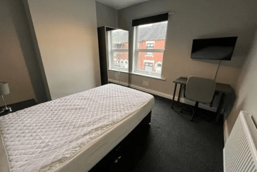 4 bed house, Guildford Street, Shelton, Stoke, ST42EP - Image 6