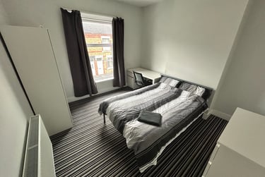 3 bed house, Spencer Road, Shelton, Stoke, ST42BE - Image 2