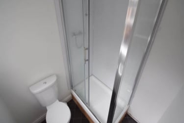 4 bed house, Leek Road, Shelton, Stoke, ST42BP - Image 4