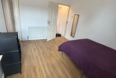 3 bed house, Thornton Road, Shelton, Stoke, ST42BD - Image 5