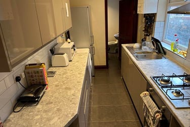 3 bed house, Thornton Road, Shelton, Stoke, ST42BD - Image 4