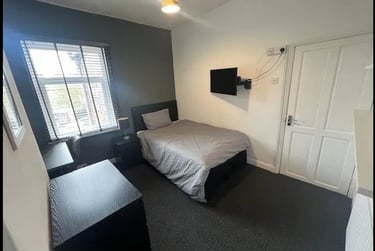 4 bed house, Boughey Road, Shelton, Stoke, ST42BN - Image 1