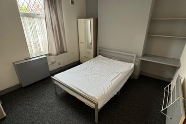 5 bed house, Seaford Street, Shelton, Stoke, ST42ET - Image 2