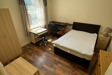 4 bed house, Queen Anne Street, Shelton, Stoke, ST42EQ - Image 1