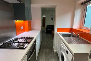 4 bed house, Leek Road, Shelton, Stoke, ST42BW - Image 9