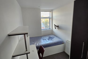 5 bed house, Boughey Road, Shelton, Stoke, ST42BN - Image 13