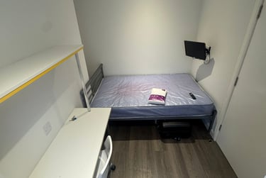 5 bed house, Cauldon Road, Shelton, Stoke, ST42ED - Image 1