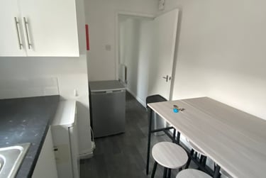 4 bed house, Queen Anne Street, Shelton, Stoke, ST42EQ - Image 8