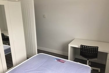 4 bed house, Leek Road, Shelton, Stoke, ST42BP - Image 6