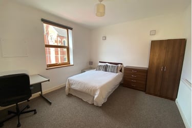 5 bed house, Downey Street, Hanley, Stoke, ST13BY - Image 3