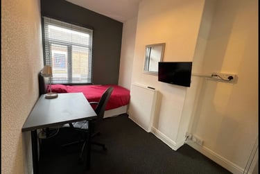 5 bed house, Watford Street, Shelton, Stoke, ST42EW - Image 8