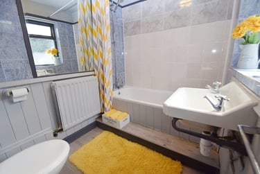 3 bed house, Spencer Road, Shelton, Stoke, ST42BE - Image 6