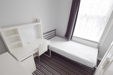 6 bed house, Queen Anne Street, Shelton, Stoke, ST42EQ - Image 7