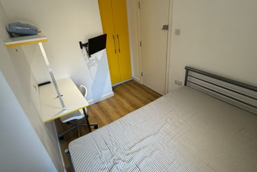 4 bed house, Leek Road, Shelton, Stoke, ST42BP - Image 7