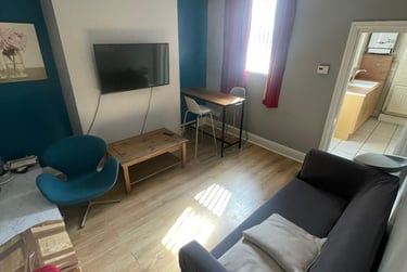 2 bed house, Ashford Street, Shelton, Stoke, ST42EH - Image 2