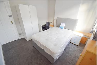 3 bed house, Thornton Road, Shelton, Stoke, ST42BD - Image 9