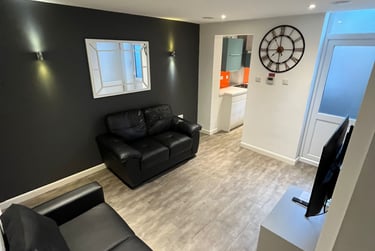 3 bed house, Thornton Road, Shelton, Stoke, ST42BD - Image 4