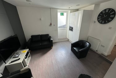 4 bed house, Stubbs Gate, Basford, Keele, ST51LU - Image 3