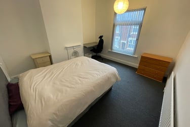 3 bed house, Carlton Road, Shelton, Stoke, ST42BG - Image 9