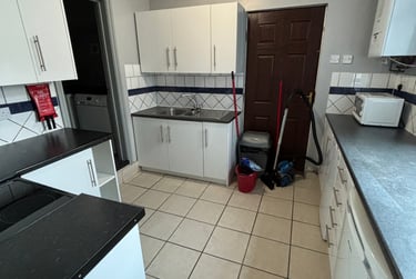 4 bed house, Boughey Road, Shelton, Stoke, ST42BB - Image 4