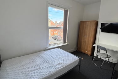 4 bed house, Ashford Street, Shelton, Stoke, ST42EN - Image 10