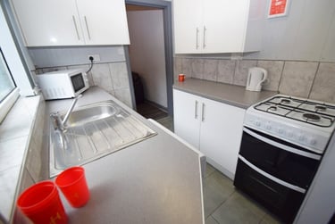 3 bed house, Carlton Road, Shelton, Stoke, ST42BG - Image 7