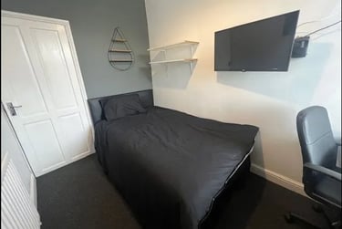 4 bed house, Boughey Road, Shelton, Stoke, ST42BN - Image 8