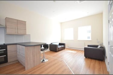 4 bed house, Corporation Street, Penkhull, Stoke, ST44AU - Image 1