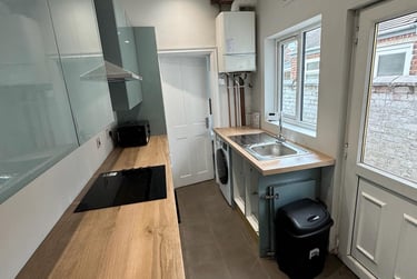 3 bed house, Spencer Road, Shelton, Stoke, ST42BE - Image 8