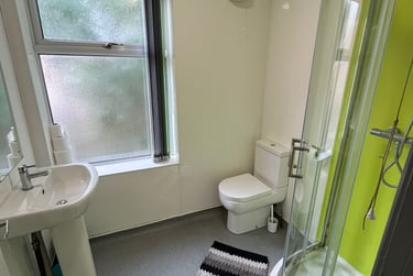 5 bed house, Aynsley Road, Shelton, Stoke, ST42RA - Image 9