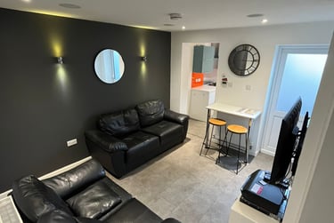 5 bed house, Thornton Road, Shelton, Stoke, ST42BD - Image 5