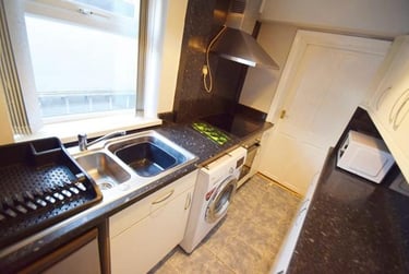 3 bed house, Thornton Road, Shelton, Stoke, ST42BD - Image 10