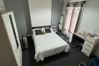 3 bed house, Ashford Street, Shelton, Stoke, ST42EN - Image 2