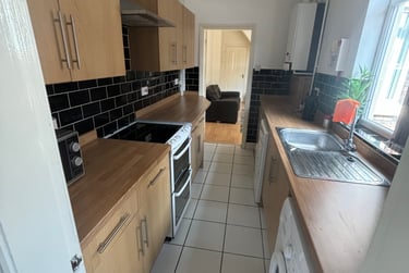 3 bed house, Crowther Street, Shelton, Stoke, ST42ER - Image 11