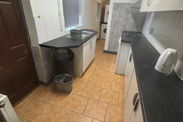 3 bed house, Carlton Road, Shelton, Stoke, ST42BG - Image 11