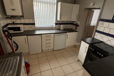 4 bed house, Boughey Road, Shelton, Stoke, ST42BB - Image 12